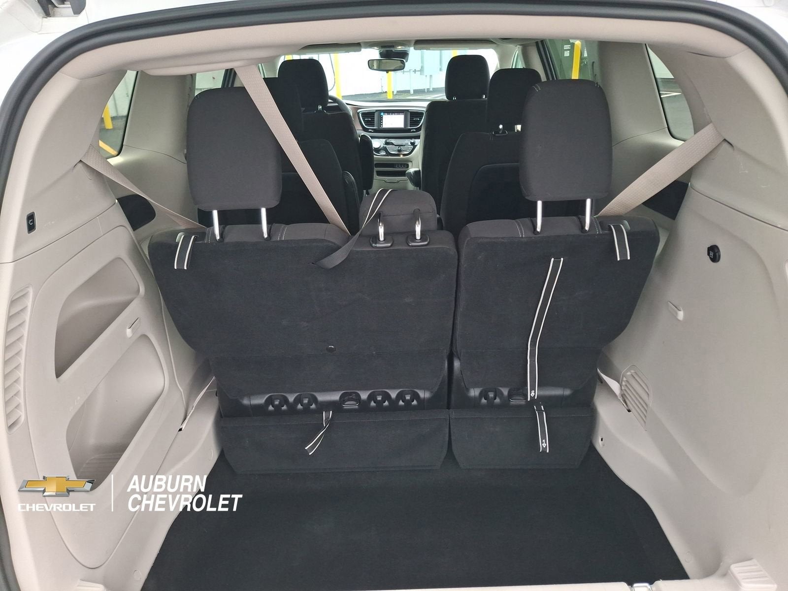2024 Chrysler Voyager LX
