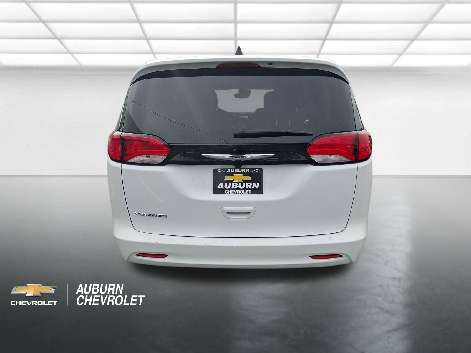 2024 Chrysler Voyager LX