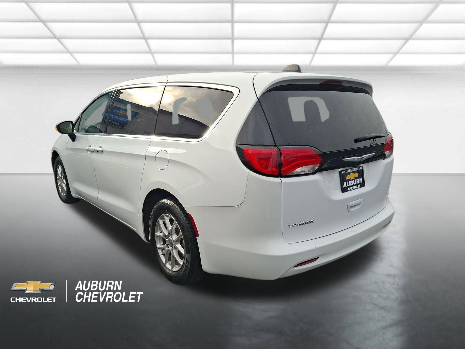 2024 Chrysler Voyager LX