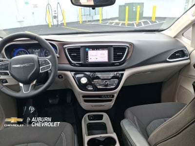 2024 Chrysler Voyager LX