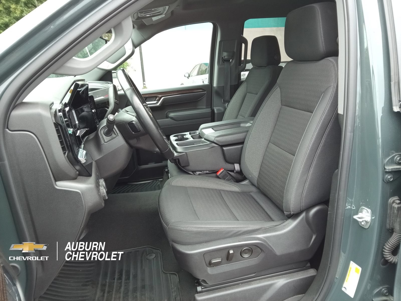 2025 Chevrolet Silverado 1500 LT LT1