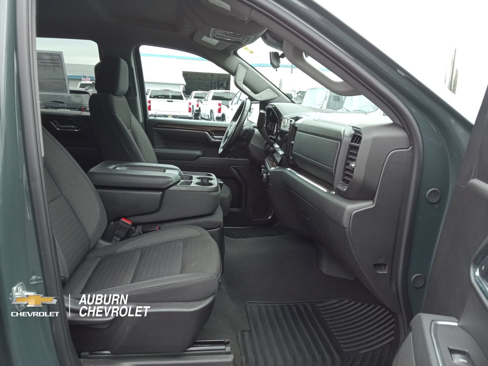 2025 Chevrolet Silverado 1500 LT LT1