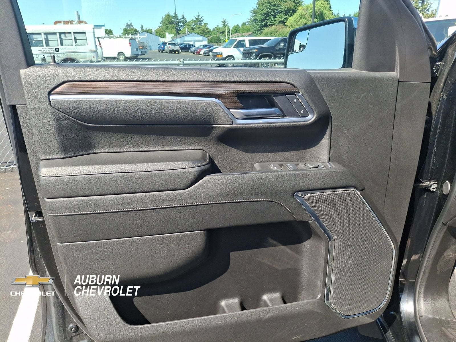 2025 Chevrolet Silverado 1500 LT LT1