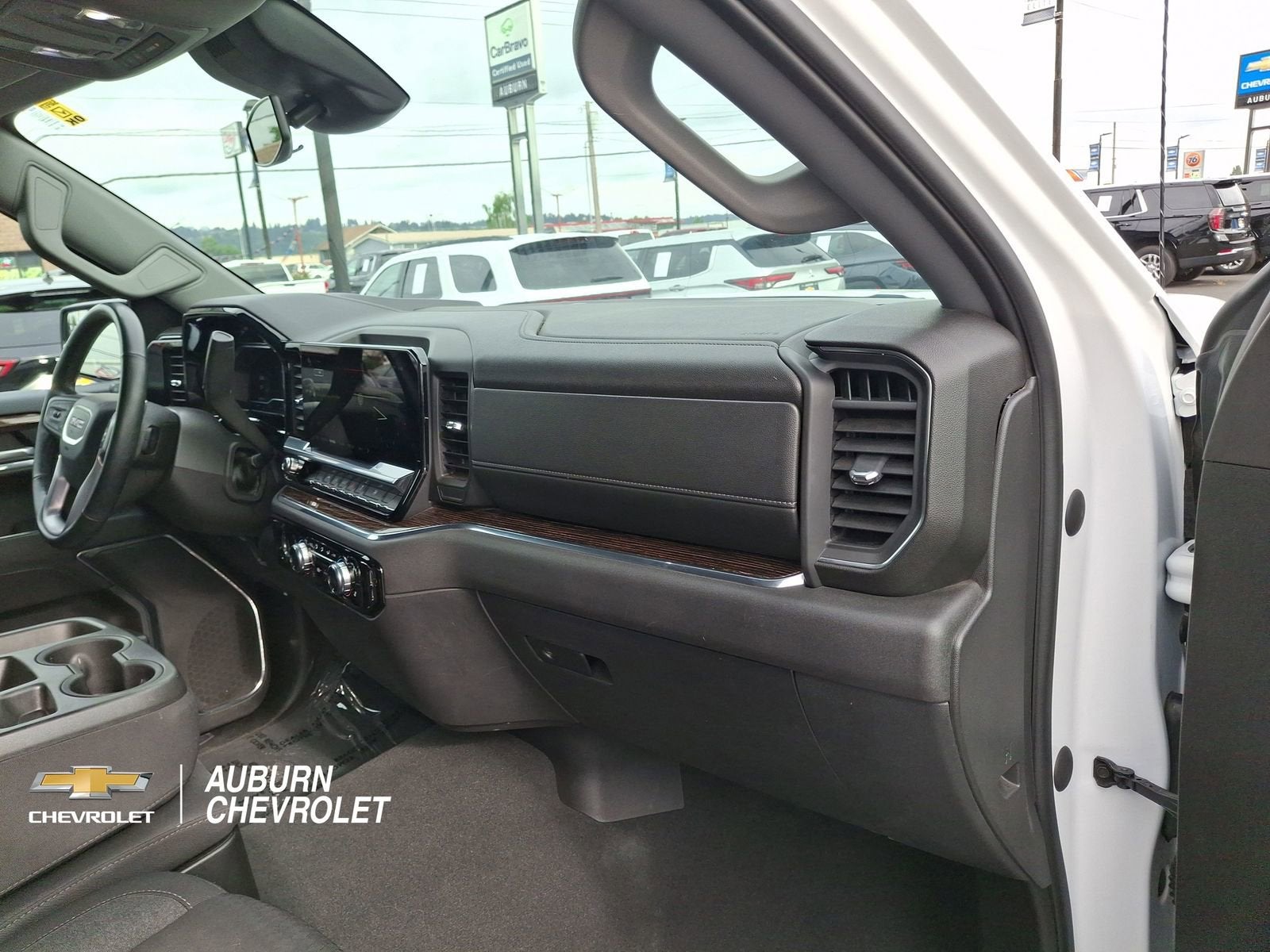 2024 GMC Sierra 1500 SLE