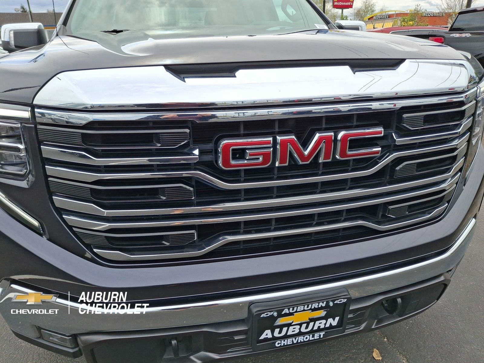 2024 GMC Sierra 1500 SLT