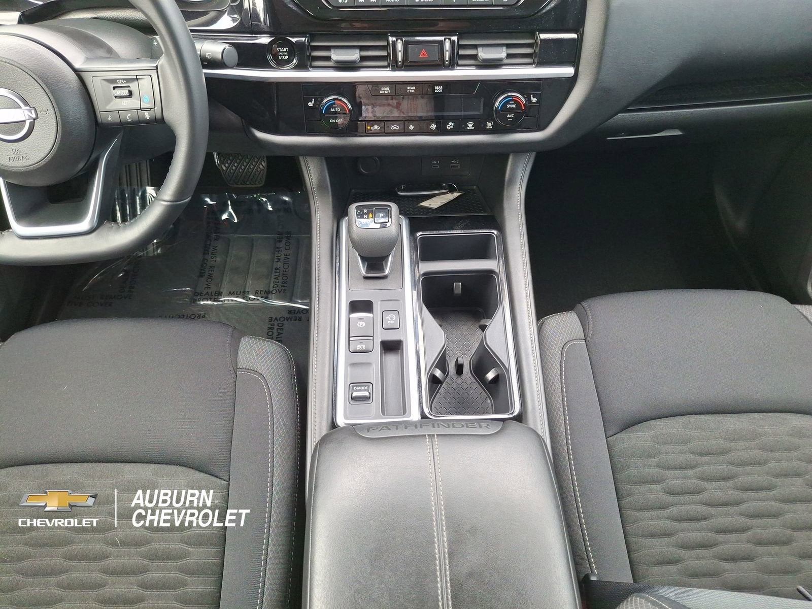 2025 Nissan Pathfinder SV