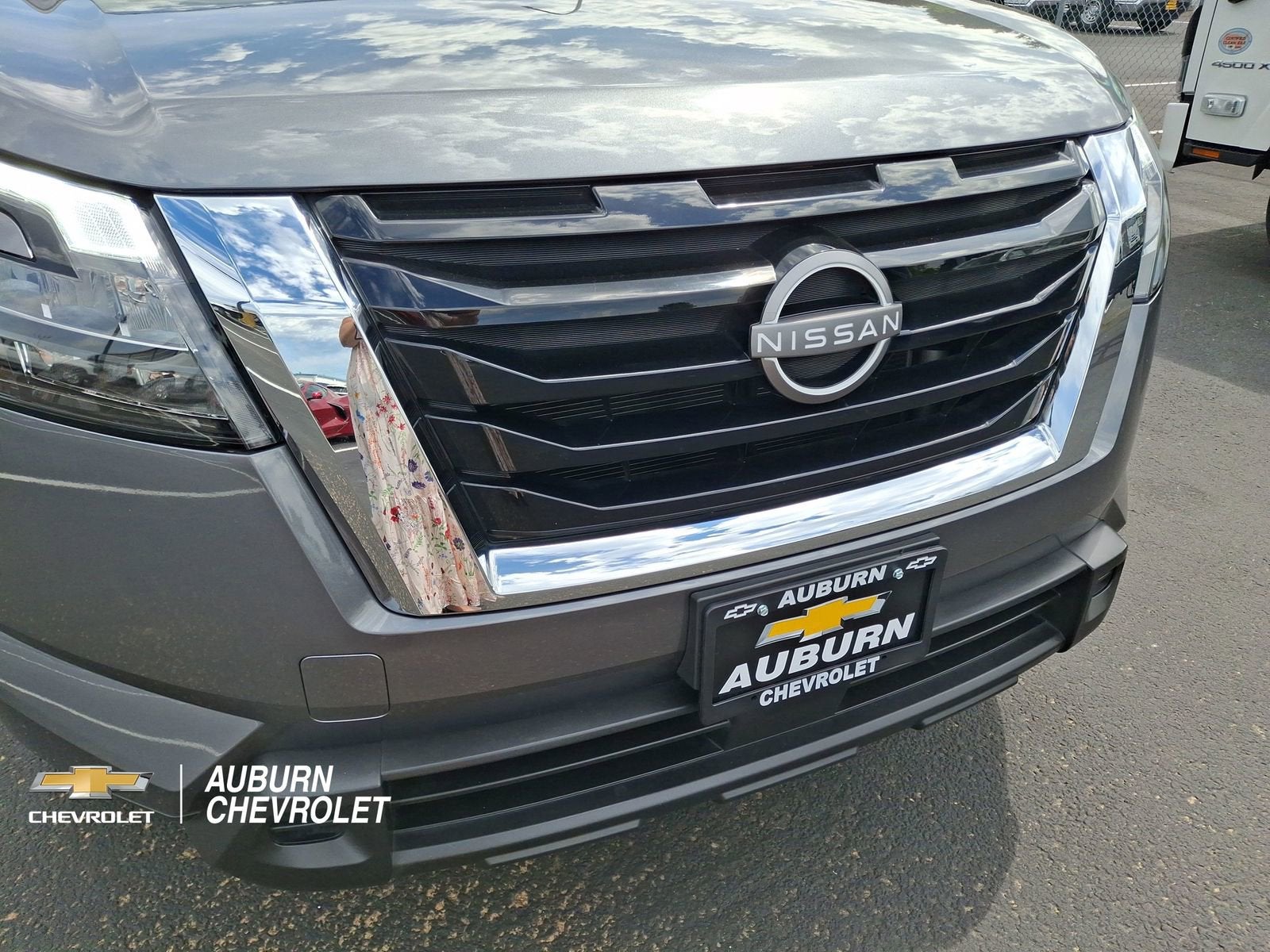 2025 Nissan Pathfinder SV