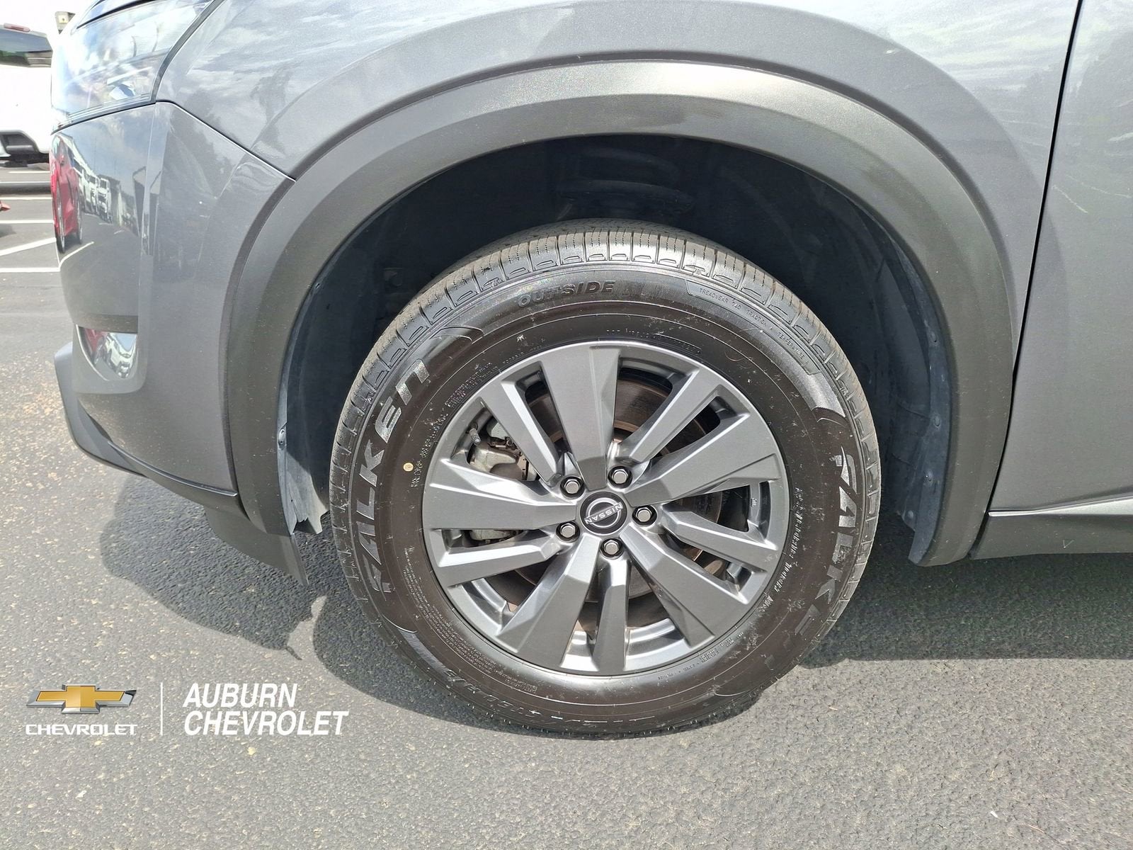 2025 Nissan Pathfinder SV