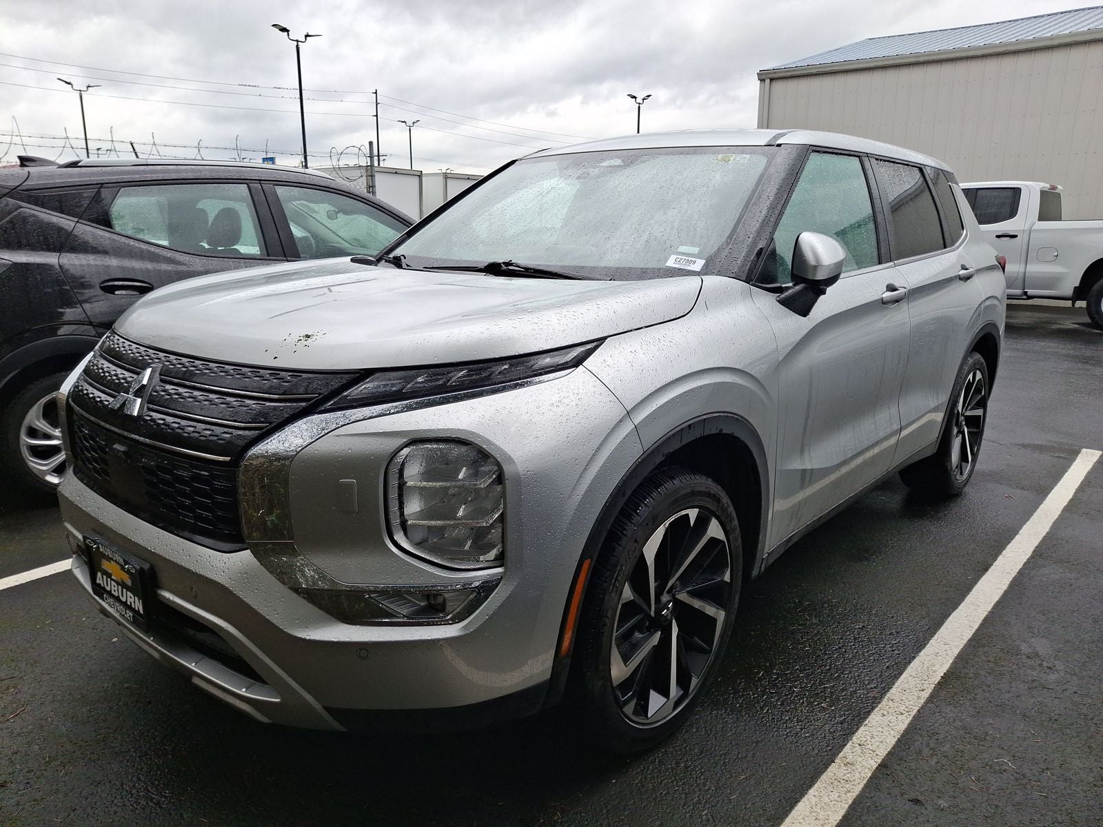 2024 Mitsubishi Outlander SE