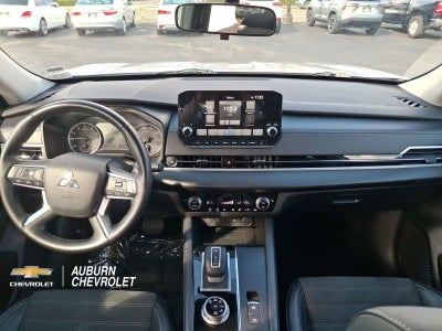 2024 Mitsubishi Outlander SE
